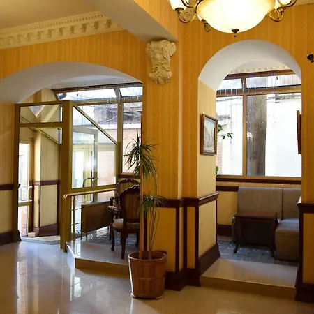 Aparthotel Executive Suites 3*